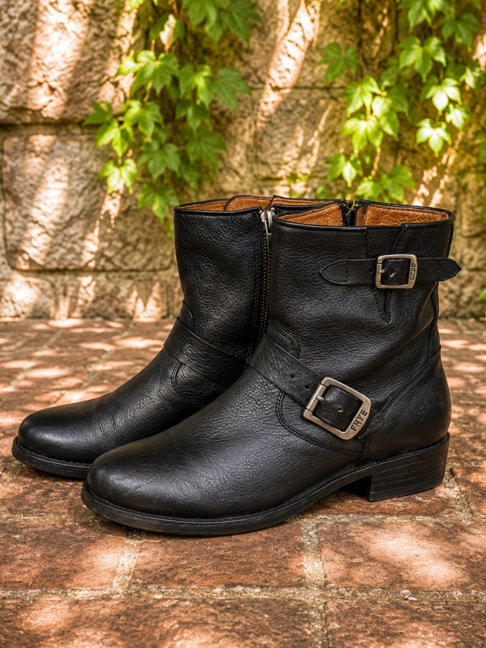 FRYE Classic Heritage Black Leather Veronica Short Moto Boots, 9.5